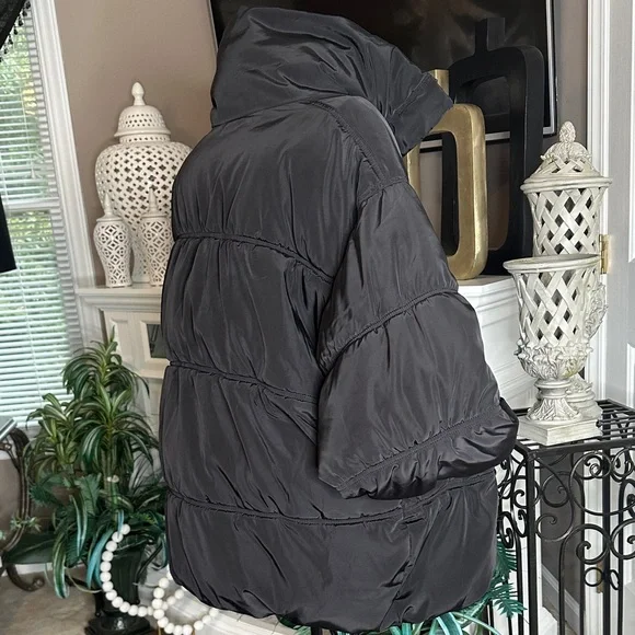 ❄️❄️❄️ H&M Black Puffer Jacket - Picture 5 of 6